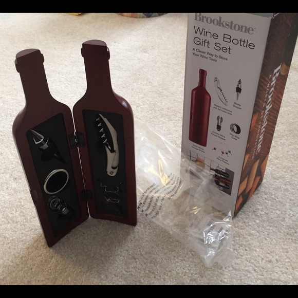 Brookstone Dining New In Box Brookstone Wine Bottle Gift Set In